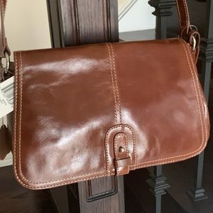 Beautiful crossbody bag by Giani Bernini